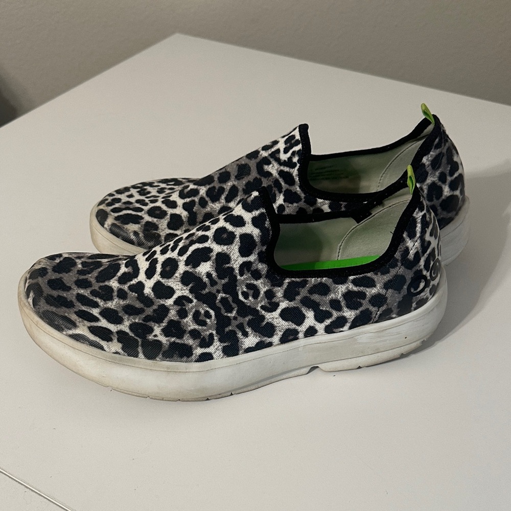 OOFOS Leopard Print Slip-On Shoes